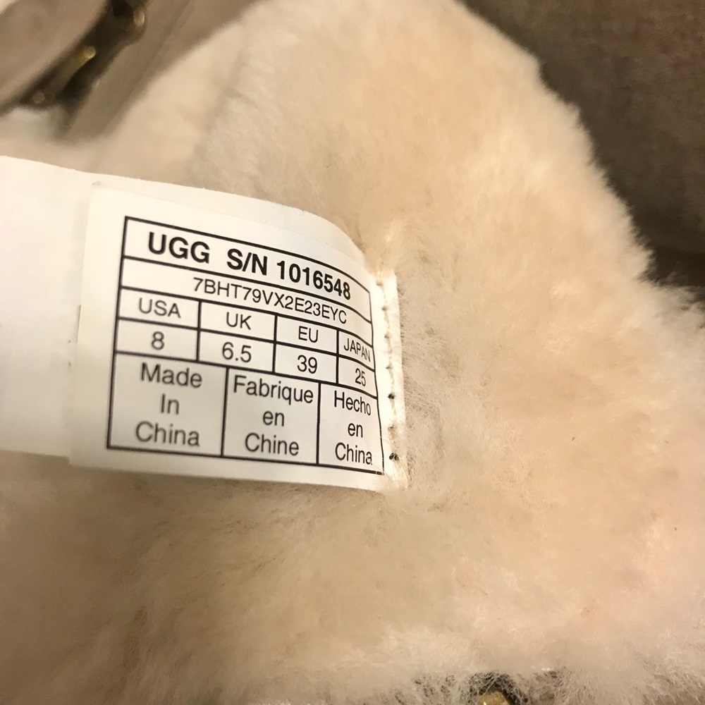 UGGS Excellent condition! - Picture 4 of 8